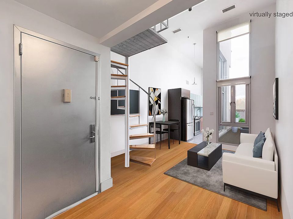 1st image of 160 Manhattan Ave APT 4A