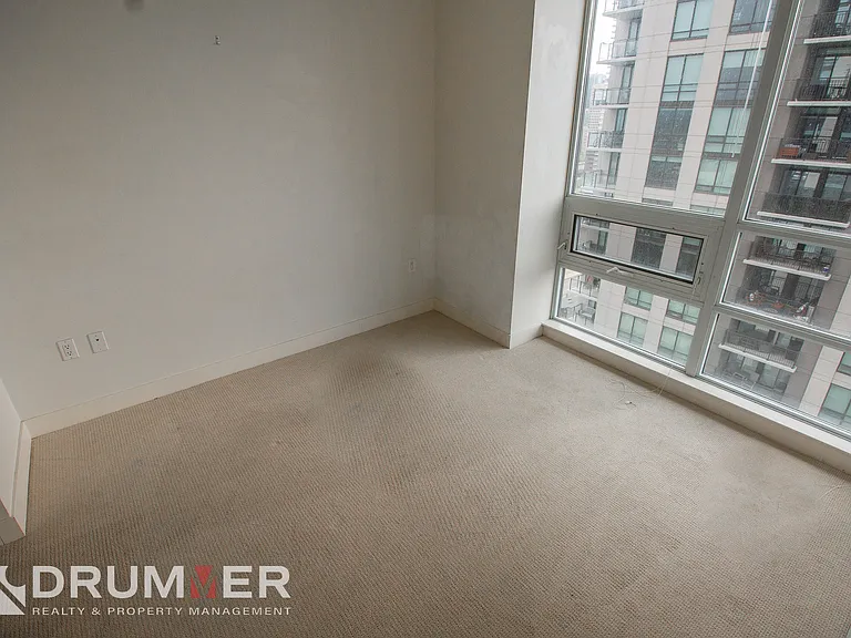 1118 12th Ave SW #1706 — Photo 32
