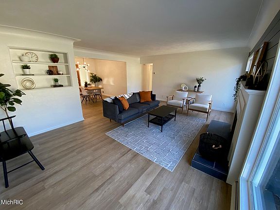 5th image of 4322 Sunset Dr