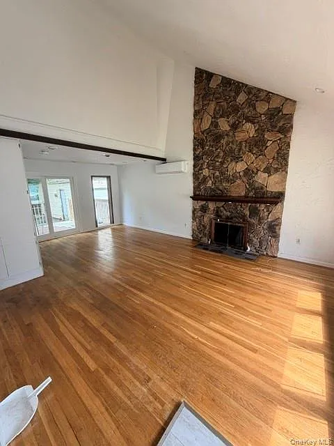 6 bed, 2.5 bath, 1584 sqft, $5,045 — Photo 4