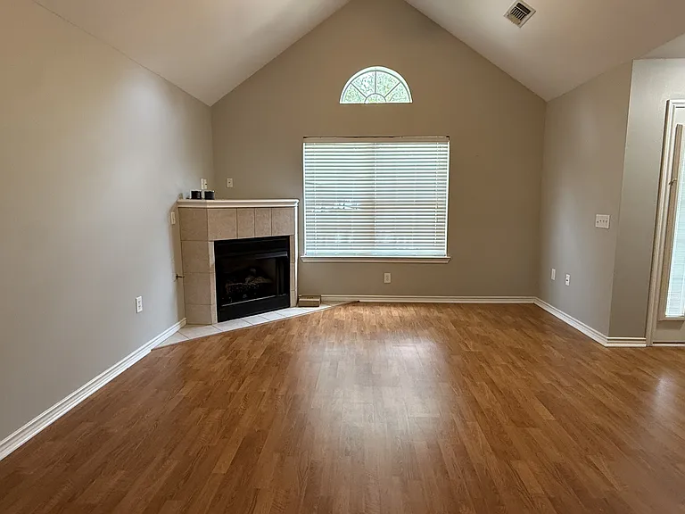 105 Willow Brook Dr — Photo 4