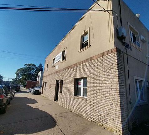 2nd image of 884 Nassau Rd APT B