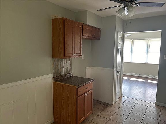3rd image of 10104 Ventura Dr