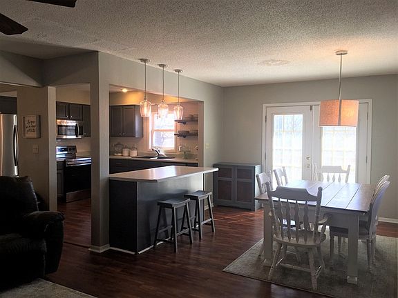 4th image of 705 Park Hill Dr