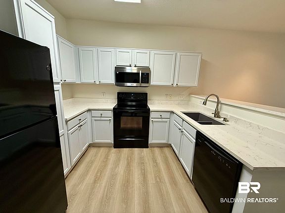 5th image of 2651 S Juniper St APT 303