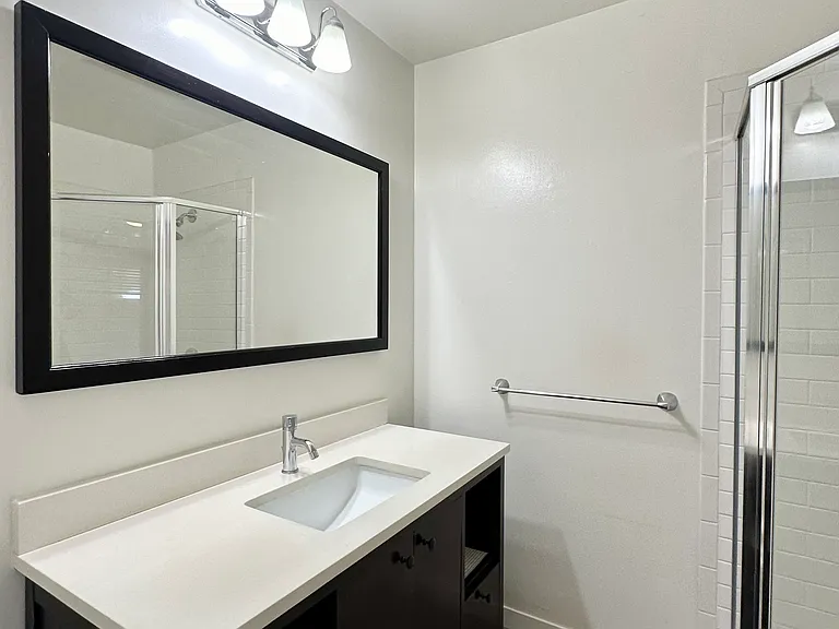 339 Paramount Dr — Photo 12