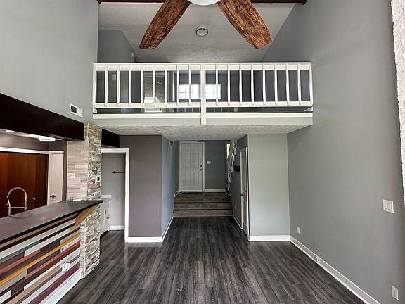 3rd image of 6452 Miramar Ct