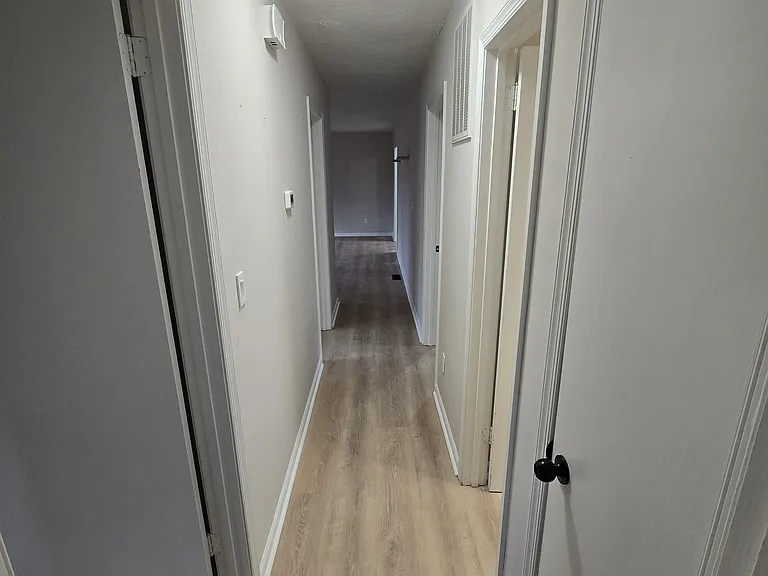 812 Holmes St — Photo 7