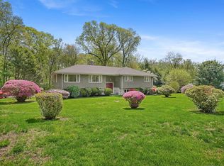 126 Richards Dr, Monroe, CT 06468