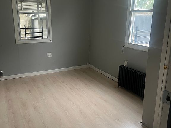 5th image of 11430 149th St #1
