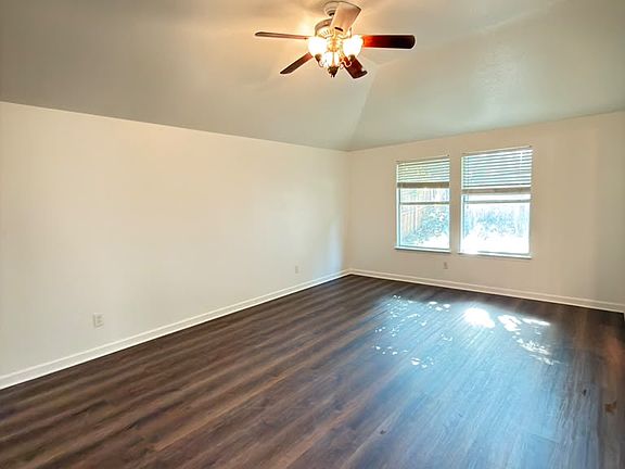 3rd image of 9409 Goldenview Dr