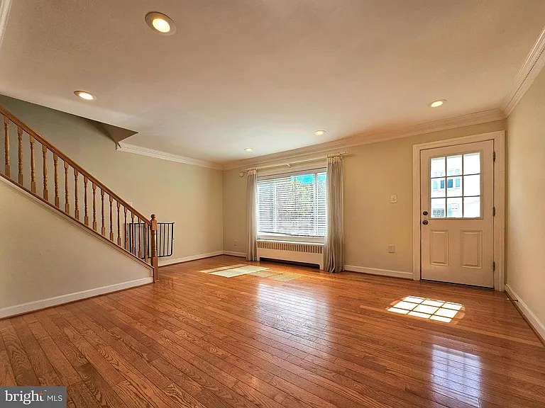 3109 Mosby St — Photo 9