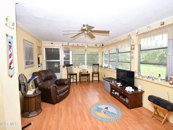 160 West End Avenue, Island Heights, NJ 08732