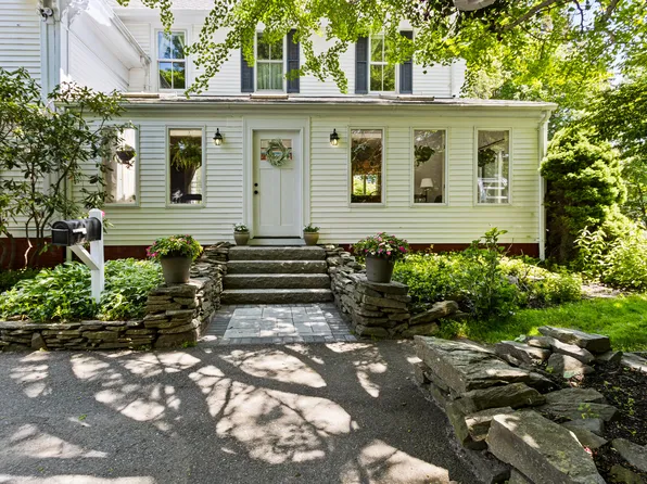 36 Scott Dyer Road, Cape Elizabeth, ME 04107