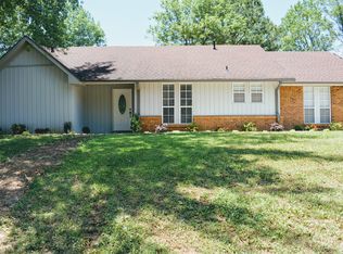 1900 Lawndale Dr, Tupelo, MS 38801
