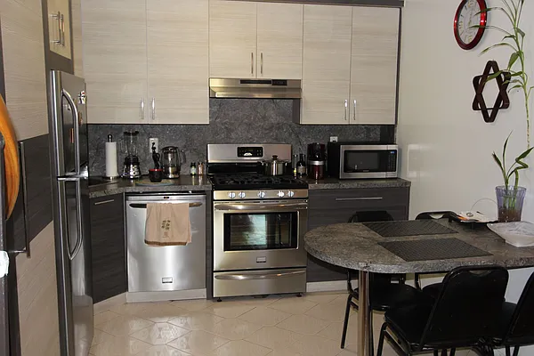 Rented by Superior Realty Service | media 12