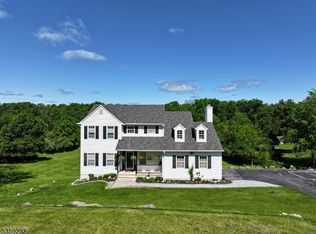 14 Thomas Rd, Lafayette, NJ 07848