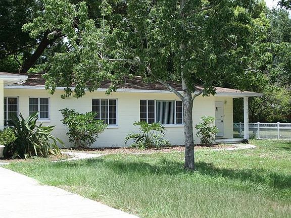 2nd image of 11512 Braeside Pl
