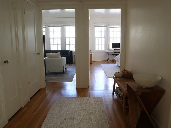 3rd image of 2055 California St #401
