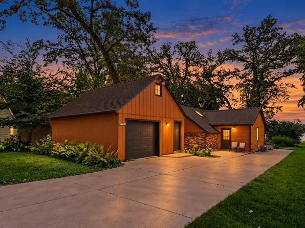2148 Colladay Point Dr, Stoughton, WI 53589