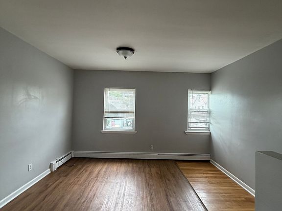 2nd image of 320 17th St