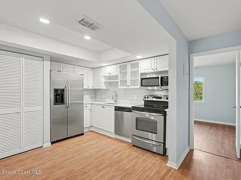 1515 Huntington Ln #128 — Photo 4