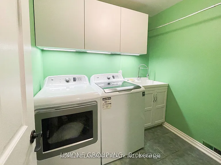 2415 Jarvis St #B5 — Photo 5