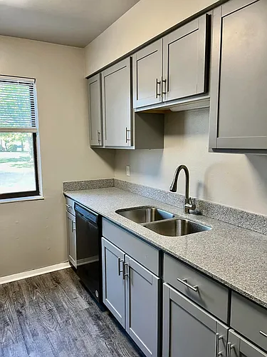 Black Hawk Apartments Photo 1
