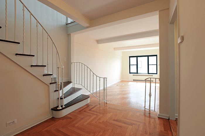 1st image of 70 Park Ter W APT E82