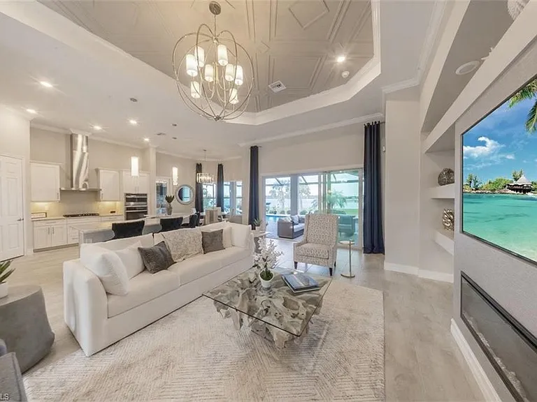 14930 Blue Bay Cir — Photo 1