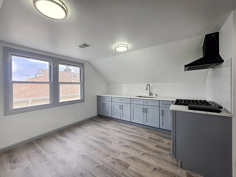 170 Sunset Ave — Photo 3