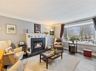 539 Mohawk Rd W, Hamilton, ON L9C1X5