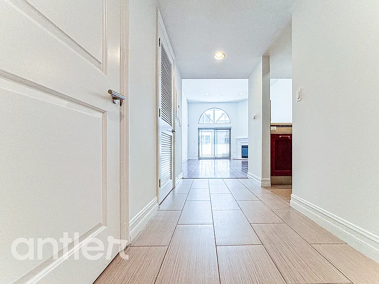 1241 S Sherbourne Dr #GPH4 — Photo 42