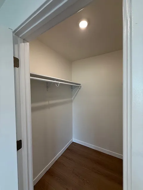 2 bed, 1000 sqft, $3,400 — Photo 2