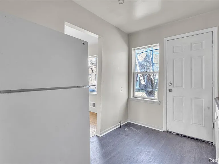 764 Woodmere St — Photo 33