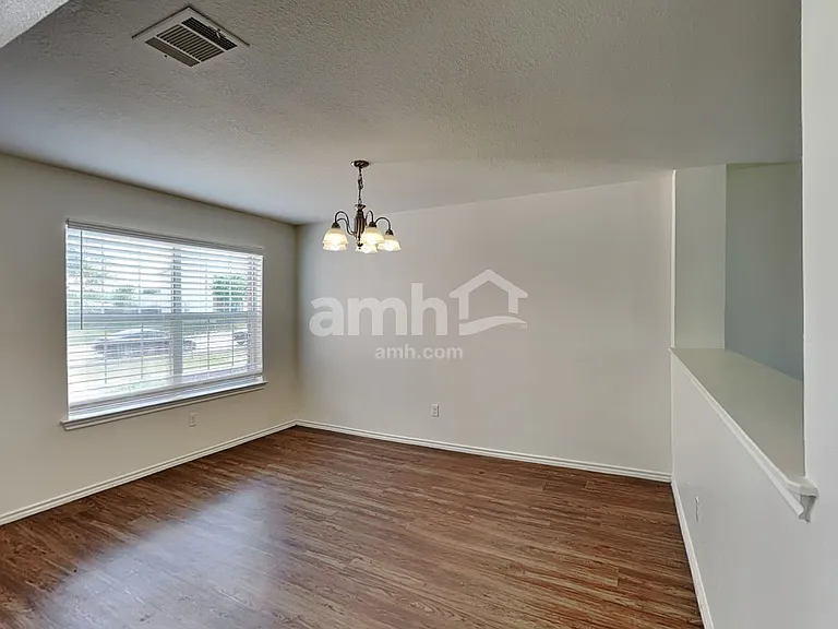 210 Phillips St — Photo 6