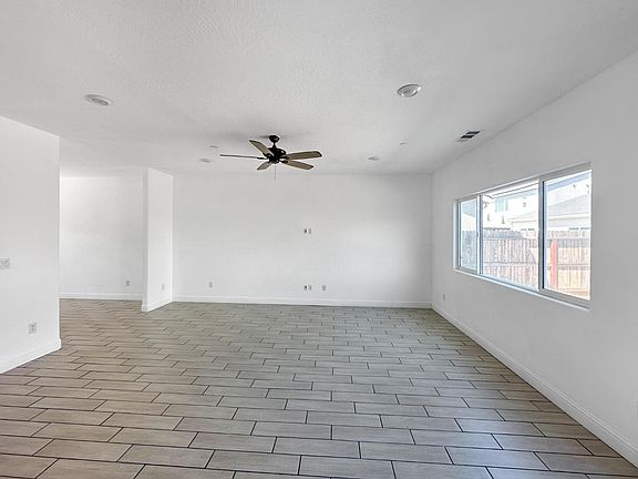 5th image of 7124 W Poe Ave