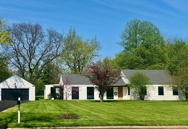 1st image of 858 Oak Knoll Dr
