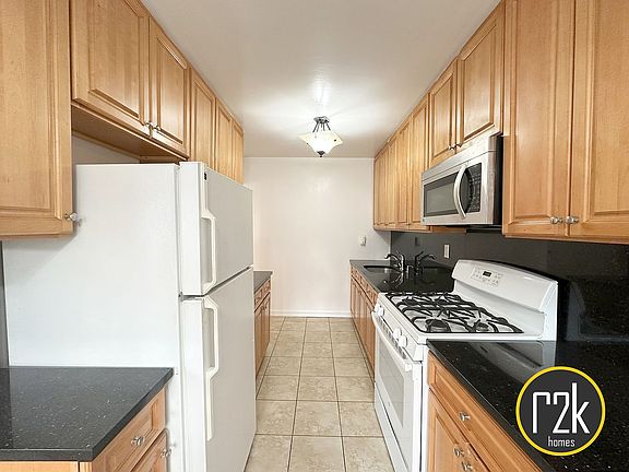 4th image of 47-45 48th St #2F
