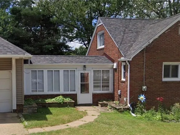 2745 Myrtle Ave NW, Canton, OH 44709