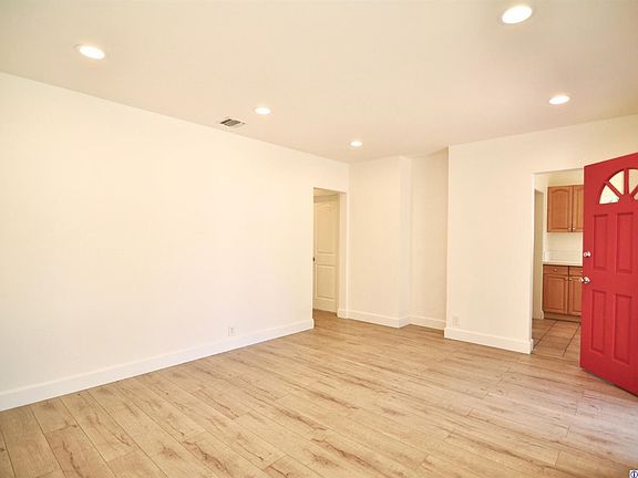 4th image of 1160 Winchester Ave APT B