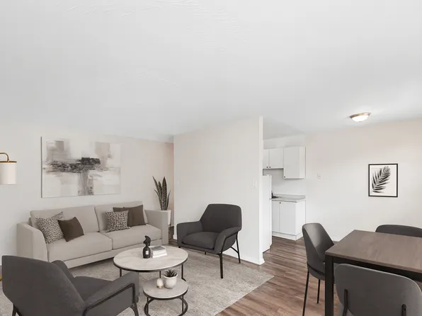 Winston Place Apartments, 123 Saint Josephs Dr, Hamilton, ON L8N 2G1