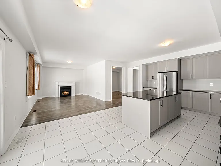 1466 Stovell Cres #MAIN UPPER — Photo 11