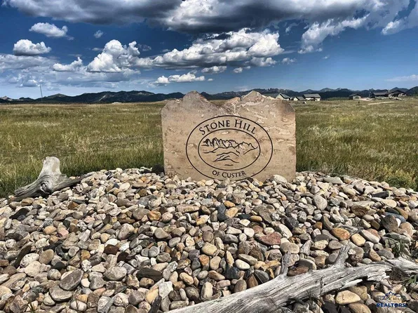 13 Stone Hill Dr, Custer, SD 57730