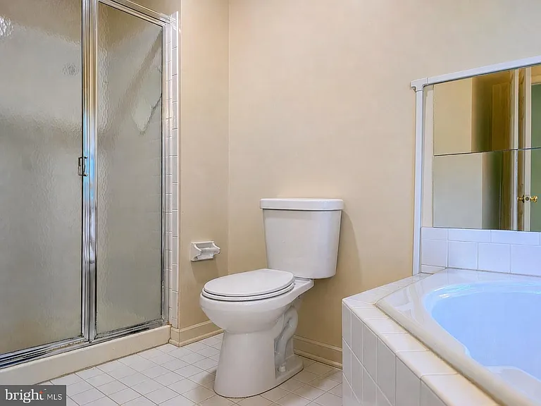 72 Harvard Cir — Photo 18