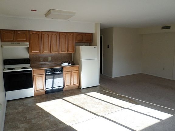2nd image of 40 Stenton Ave APT 209