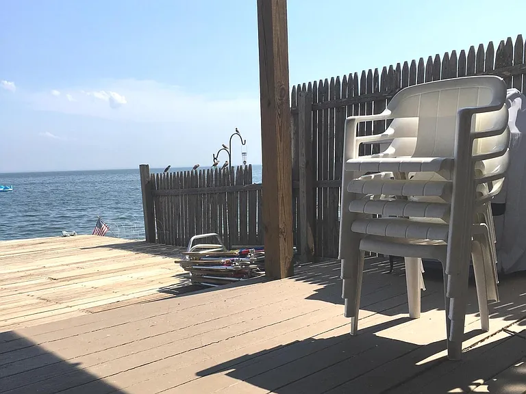 989 Fairfield Beach Rd — Photo 16