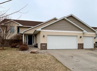 212 Evergreen St, Belle Plaine, MN 56011