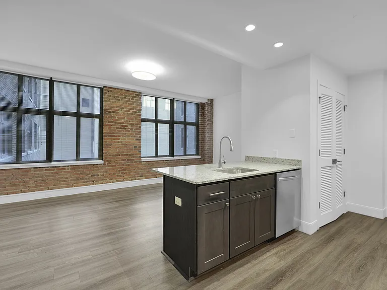 The Residences at Barnett — Photo 50