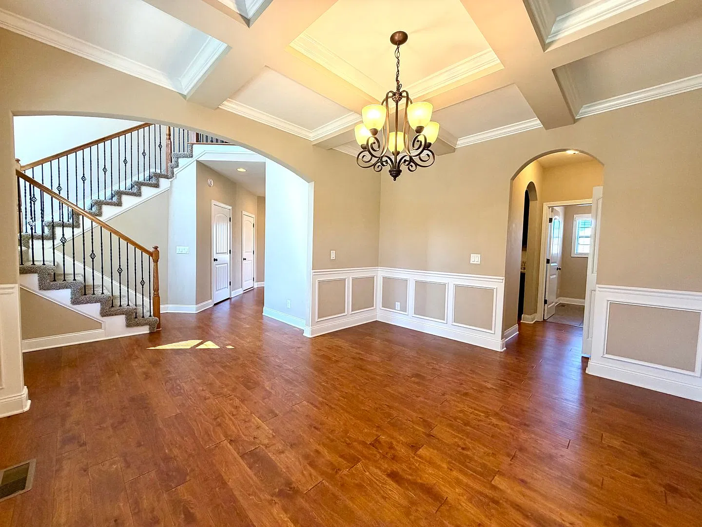413 Clover Meadows Ct — Photo 4